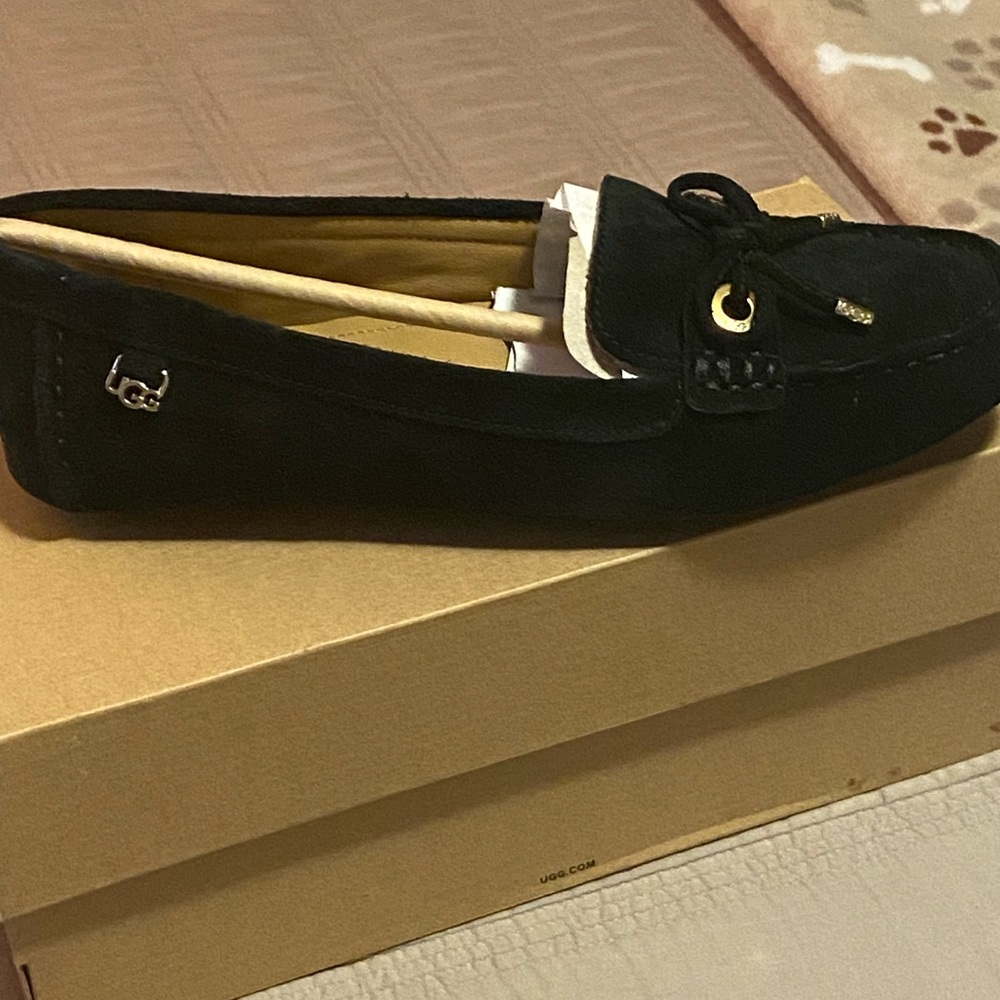 NWOT Authentic UGG Loafers size 9